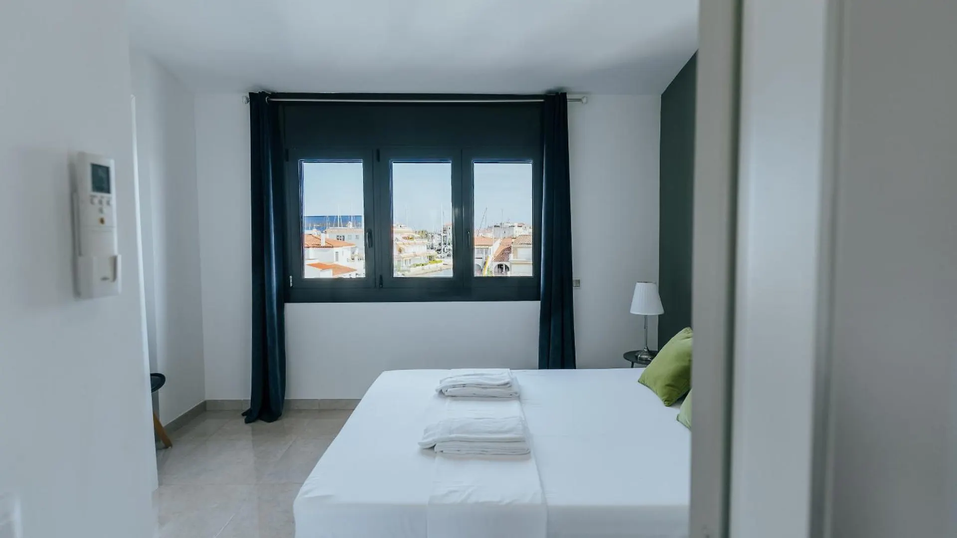 Holiday home Welcs Casa Adosada 184 Emp En El Canal Empuriabrava Spain