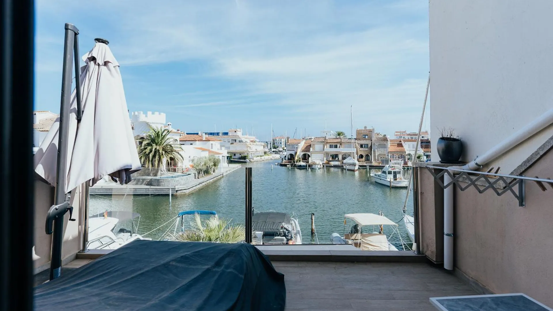 Welcs Casa Adosada 184 Emp En El Canal Empuriabrava 0*,