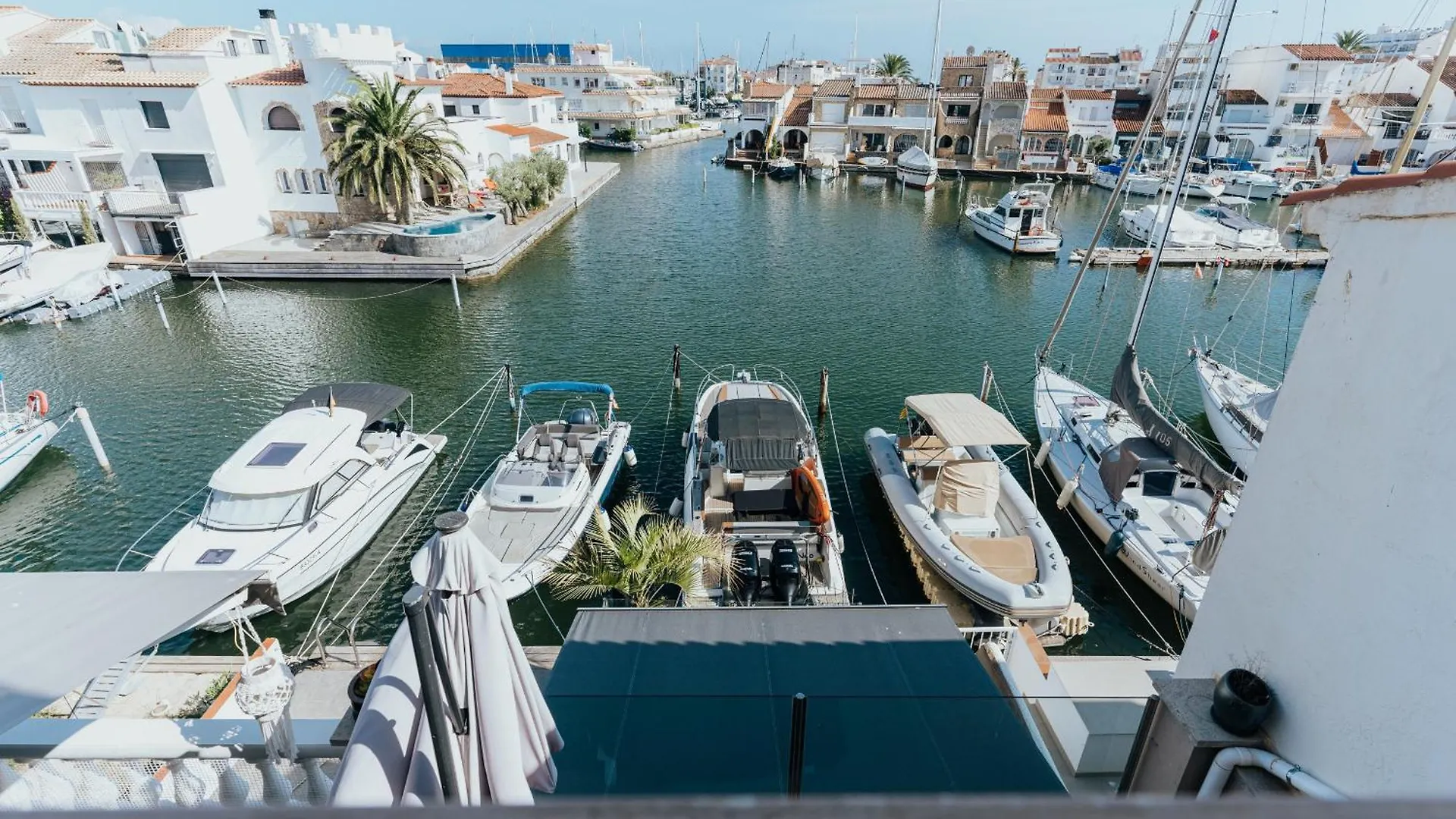 Holiday home Welcs Casa Adosada 184 Emp En El Canal Empuriabrava Spain